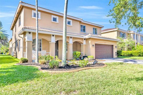 945 Nw 206th St, Miami Gardens, FL, 33169 | Card Image