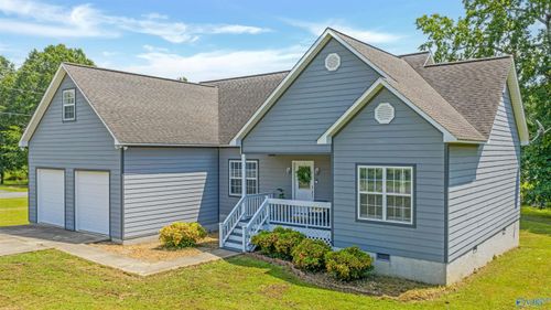 15 Cross St, Sylvania, AL, 35988-2083 | Card Image