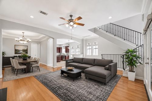 4502 Rose St, Houston, TX, 77007-5531 | Card Image