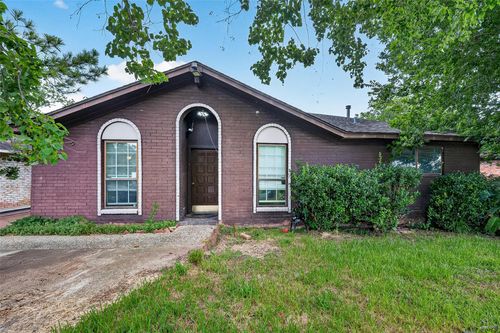 1318 2nd St, League City, TX, 77573-2506 | Card Image