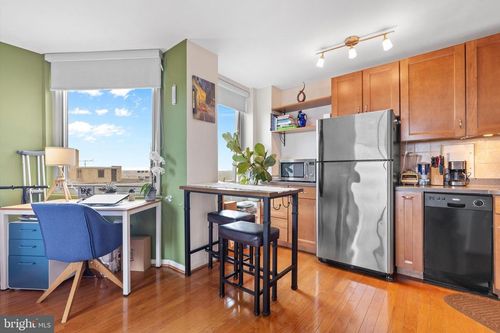 1002-2800 Wisconsin Ave Nw, WASHINGTON, DC, 20007-4707 | Card Image