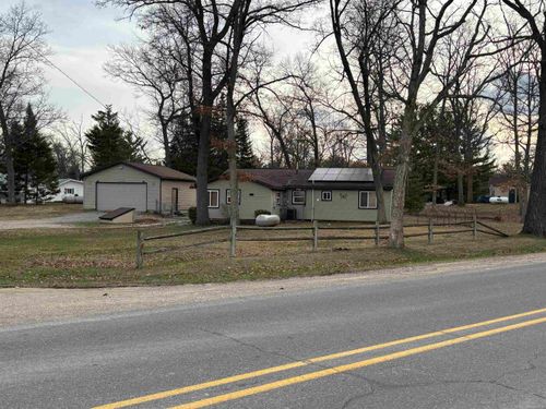 2901 Cathy St, Harrison, MI, 48625-8901 | Card Image