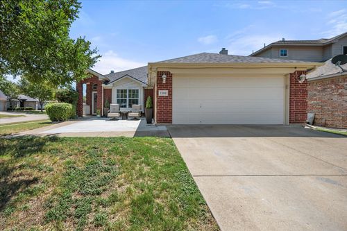 7268 Retriever Ln, Fort Worth, TX, 76120-1628 | Card Image