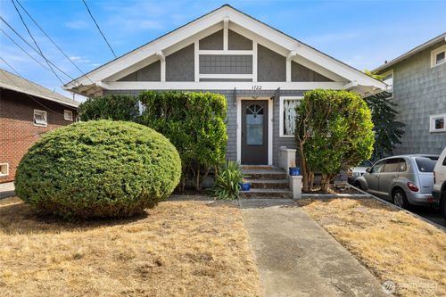 1722 Dexter Ave N, Seattle, WA, 98109-3021 | Card Image