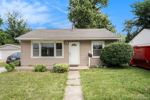 940 Mace Ave, Madison Heights, MI, 48071-3126 | Card Image