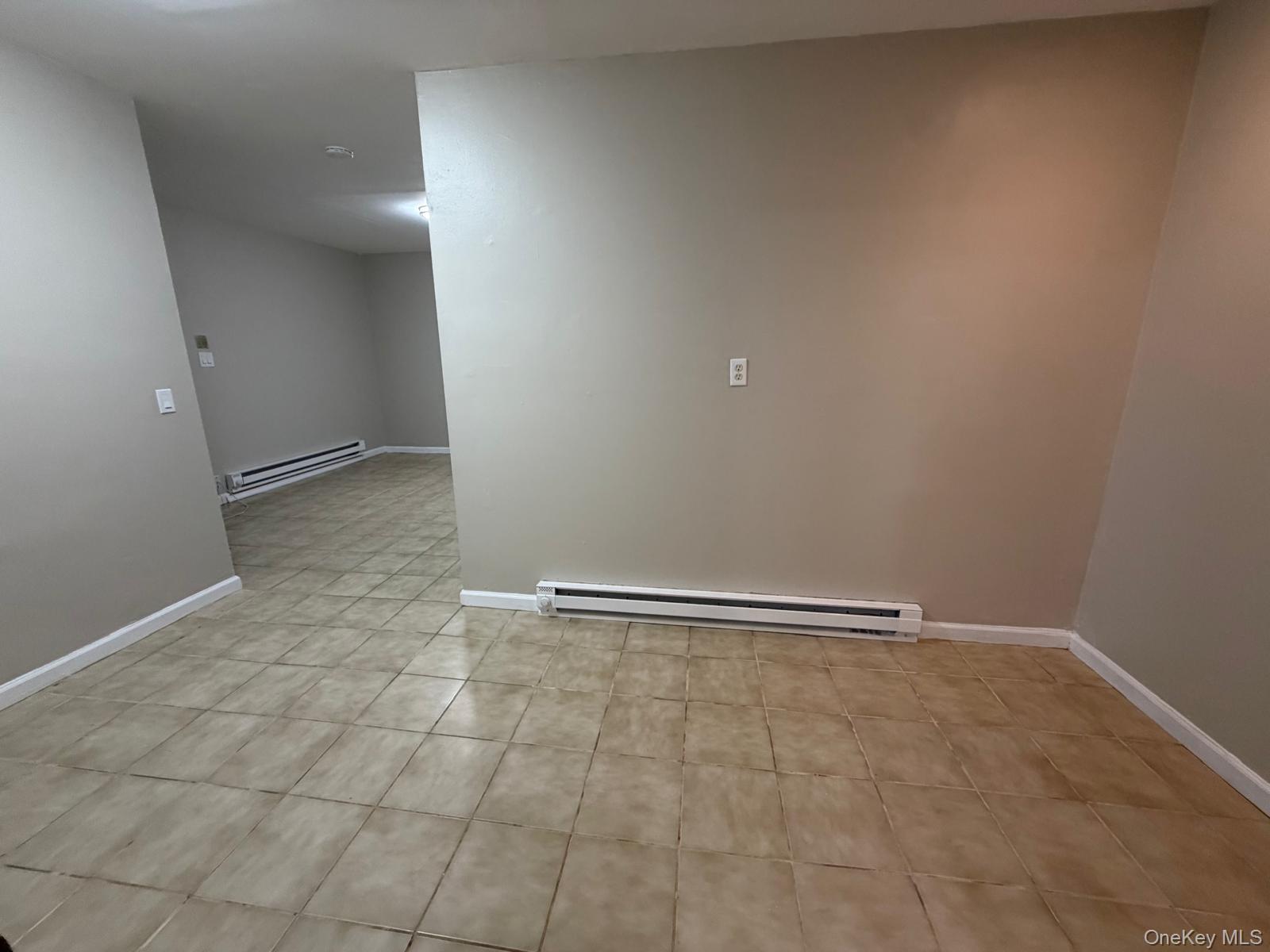 Residential Lease in West Babylon 5