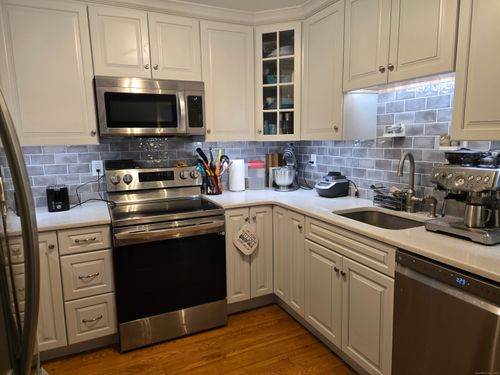 78-78 Landing Cir, Suffield, CT, 06078-1918 | Card Image