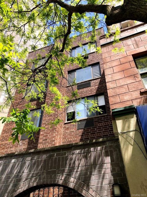 4b-239 E 10th St, New York, NY, 10003-7611 | Card Image
