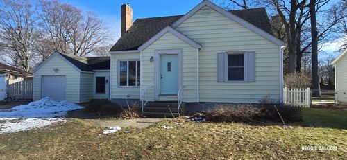 4018 Plymouth Dr, Norton Shores, MI, 49441-5032 | Card Image