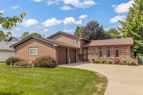 1135 Hidden Spring Dr, Naperville, IL, 60540-4111 | Card Image