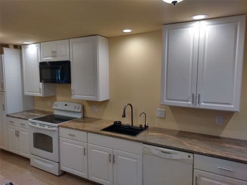 202 Sw Cindy Ln, Burleson, TX, 76028-3828 | Card Image