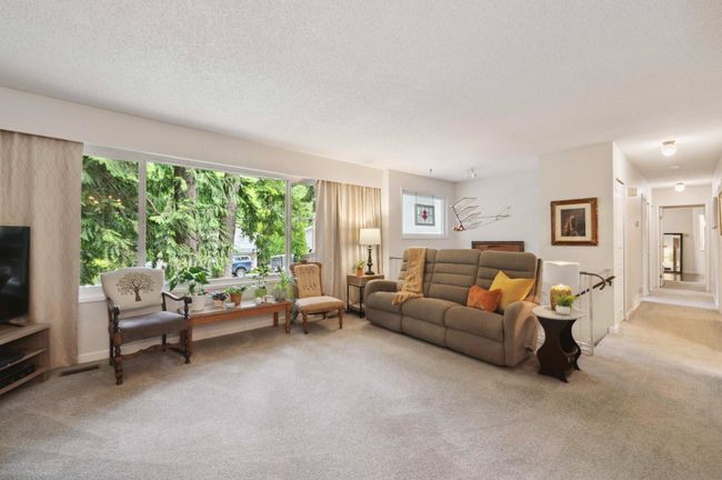 4037 196 A St, House other with 6 bedrooms, 3 bathrooms and 6 parking in Langley BC | Image 6