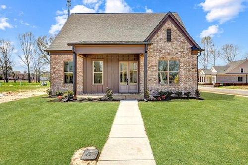 110 Independence Ln, Rossville, TN, 38066-1019 | Card Image