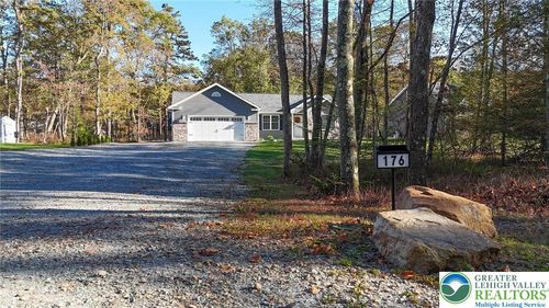 176 Lake Dr, Nesquehoning, PA, 18240-2105 | Card Image