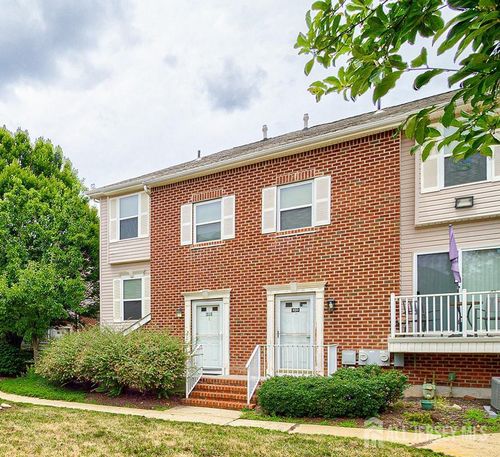 518 Great Beds Ct, Perth Amboy, NJ, 08861-5205 | Card Image