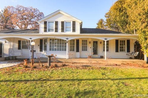 527 W Madison St, BELVIDERE, IL, 61008-3120 | Card Image