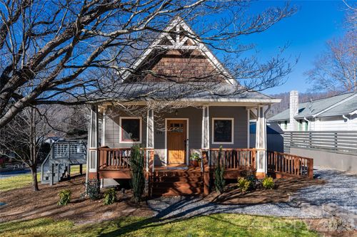 829 N Oconeechee Ave, Black Mountain, NC, 28711-9585 | Card Image