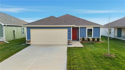 597 W Bluebird St, Gardner, KS, 66030 | Card Image
