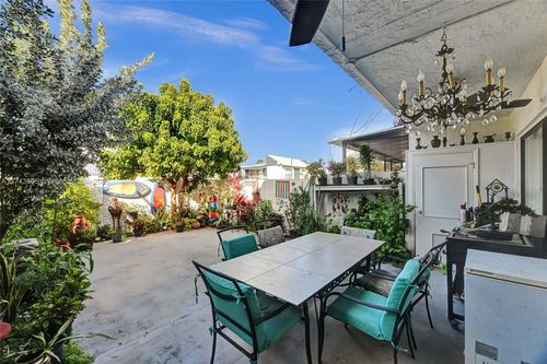 3d-8690 Sw 154th Circle Pl, Miami, FL, 33193-1244 | Card Image