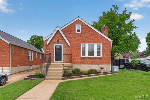 5701 Pernod Ave, Saint Louis, MO, 63139-1904 | Card Image