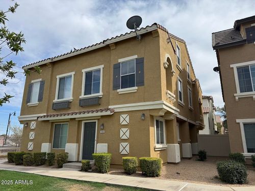 104 W Laurel Ct, Gilbert, AZ, 85233-4406 | Card Image