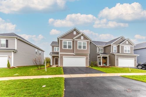 2751 Lawlor Ln, Naperville, IL, 60564-1039 | Card Image