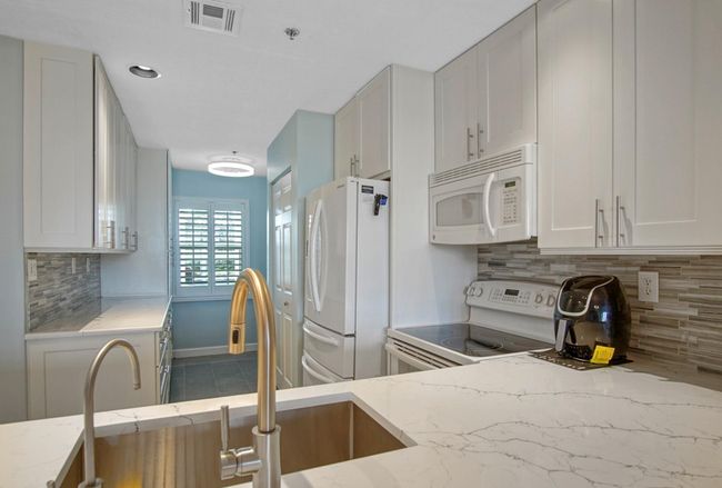 APT-6 - 6082 Se Landing Way, Condo with 2 bedrooms, 2 bathrooms and null parking in Stuart FL | Image 4