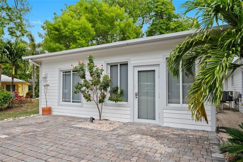 b-4 Transylvania Ave, Key Largo, FL, 33037-4718 | Card Image