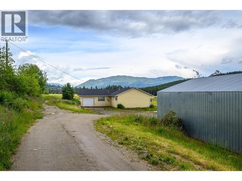 3575 Canyon Rd, Spallumcheen, BC, V4Y0M7 | Card Image