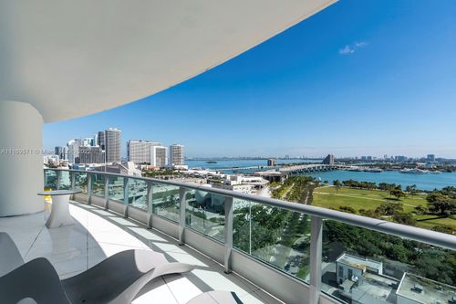 2006-900 Biscayne Blvd, Miami, FL, 33132-1563 | Card Image