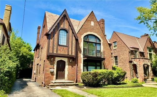 19627 Winslow Rd, Shaker Heights, OH, 44122-4959 | Card Image