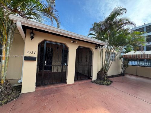 2524 Sw 6th St, Miami, FL, 33135-2926 | Card Image