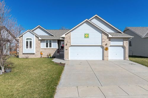 632 E Sprucewood St, Park City, KS, 67147-7317 | Card Image