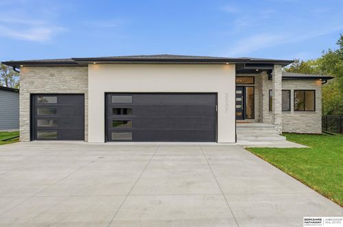 3507 Kilkee Rd, Lincoln, NE, 68520-1462 | Card Image