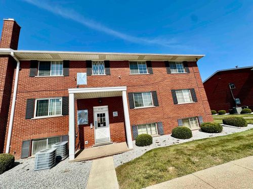 8140 Crestview Dr, Sterling Heights, MI, 48312-6003 | Card Image