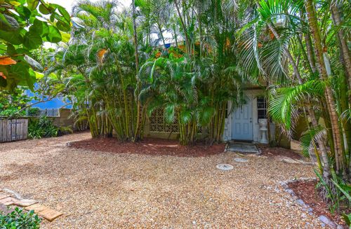 126 Peruvian Ave, Palm Beach, FL, 33480-4411 | Card Image