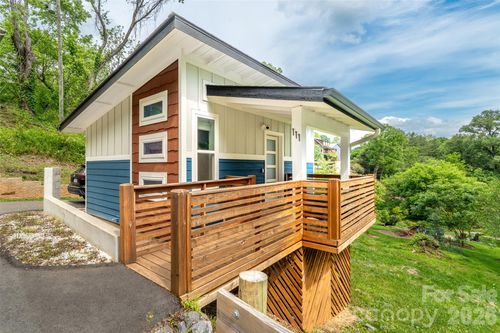 109 Thurland Ave, Asheville, NC, 28803-2956 | Card Image