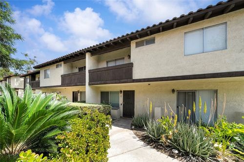 47-1077 Santo Antonio, Colton, CA, 92324 | Card Image