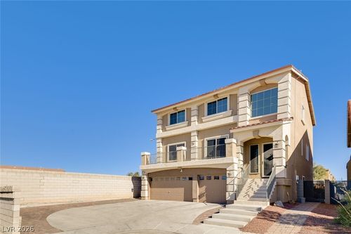 10704 Meridian Mills Rd, Henderson, NV, 89052-8686 | Card Image