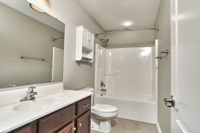 13499 Molique Blvd, Townhouse with 2 bedrooms, 3 bathrooms and null parking in Fishers IN | Image 34