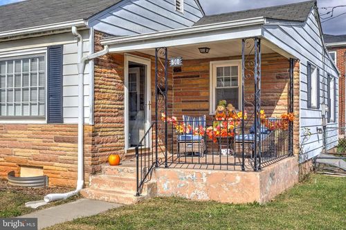 500 Wilson St, MARTINSBURG, WV, 25401-3026 | Card Image