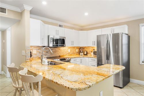 1q-2800 Indian River Blvd, Vero Beach, FL, 32960-7211 | Card Image