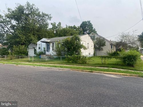 515 Garfield Ave, MOUNT EPHRAIM, NJ, 08059-1656 | Card Image