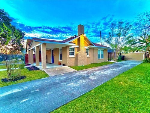 5217 Claremont St, Houston, TX, 77023-3209 | Card Image