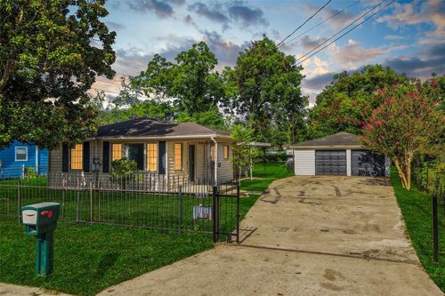 9217 Camay Drive, Houston, TX, 77016 | Card Image