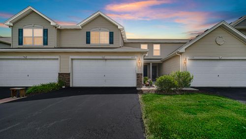 11175 Vermont Cir, Crown Point, IN, 46307 | Card Image