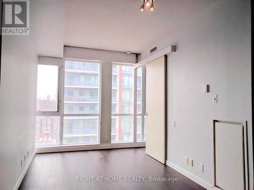 803-30 Canterbury Pl, North York, ON, M2N0B9 | Card Image