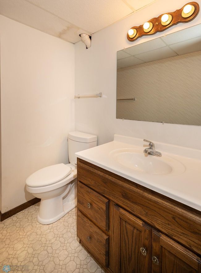 Bathroom 2 | Image 35