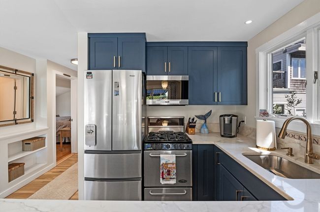 APT-3 - 4 Fisherman Way, Condo with 2 bedrooms, 1 bathrooms and null parking in Gloucester MA | Image 8