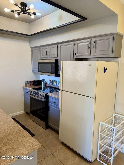 apt-239-5750 Camino Esplendora, Tucson, AZ, 85718-4575 | Card Image